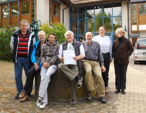 Vorkämpfer gegen kid - eke - pas. Werner Hoeckh - Bildmitte - aus Asperg erwirkte einen Beschluss des Bundesgerichtshofes gegen das Jugendamt Schleiz.