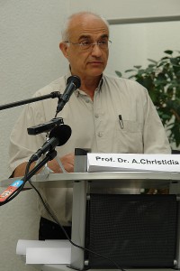 Sagt der Justiz den Kampf an. Gründer der Gießener Akademischen Gesellschaft GAG erstreitet seine Reputation. Prof. Dr. Aris Christidis.