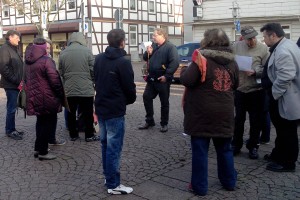 Burgdorf. Demo gegen Gewalt an Kindern. Klaus-Uwe Kirchhoff spricht.