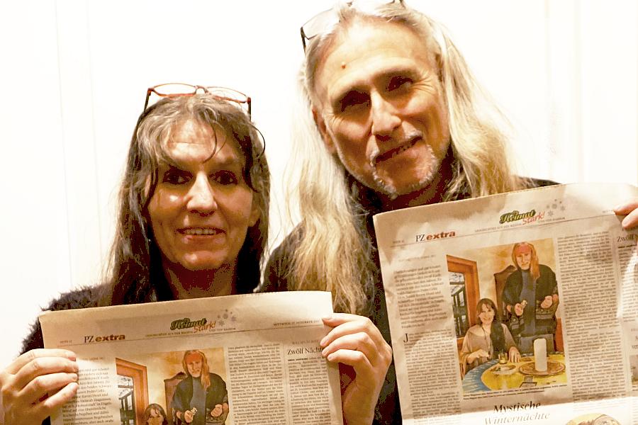 Die Schamanen Sabine Weigmann und Pedro Wegener beim Orakel.